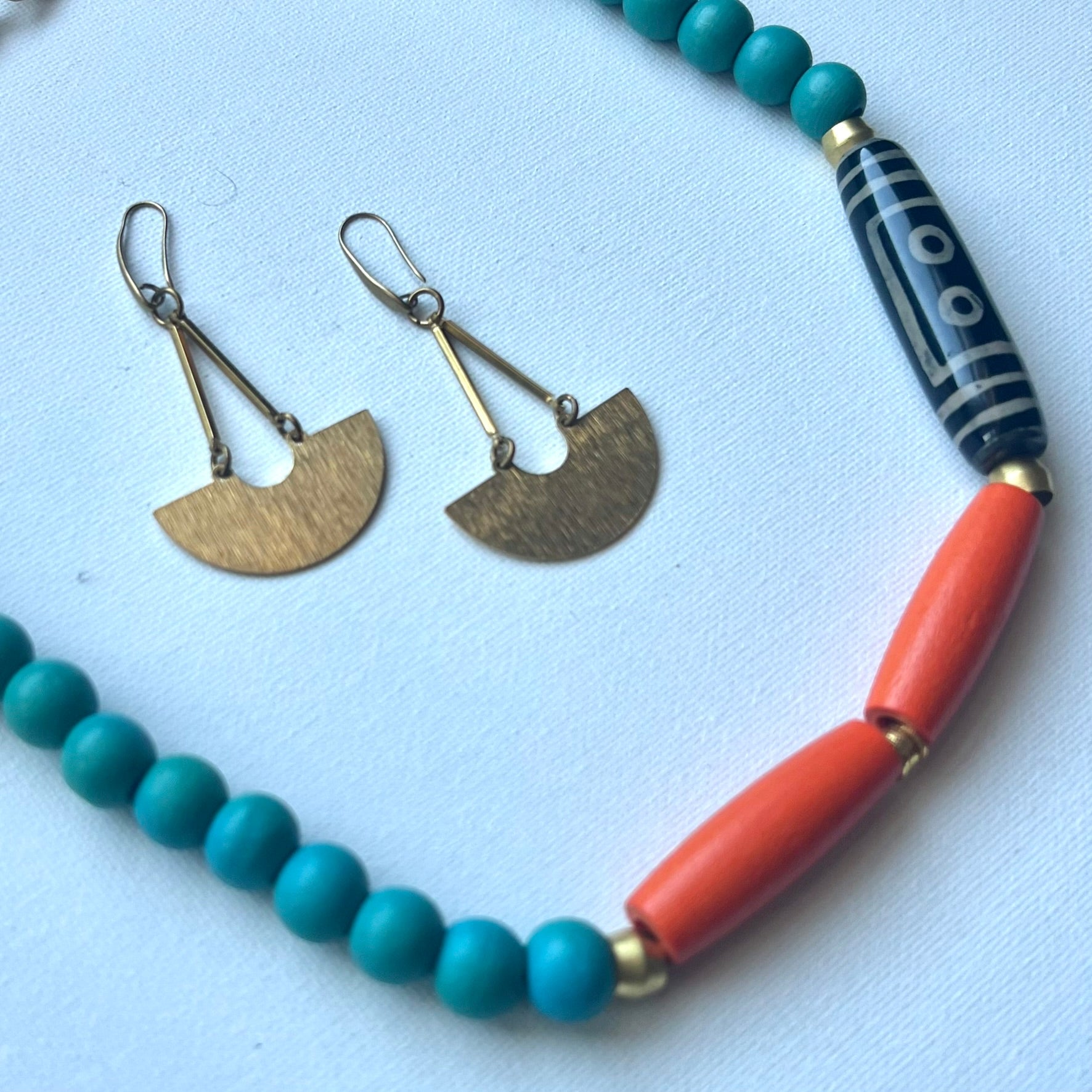 Eclectic neclaks and earrings set